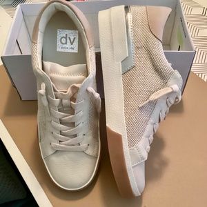 Brand New DOLCE VITA Women's Harryson Lace Up Sneakers